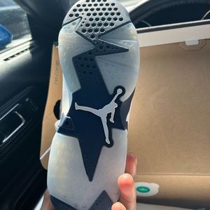 Jordan 6s grade school size 6 midnight Navy